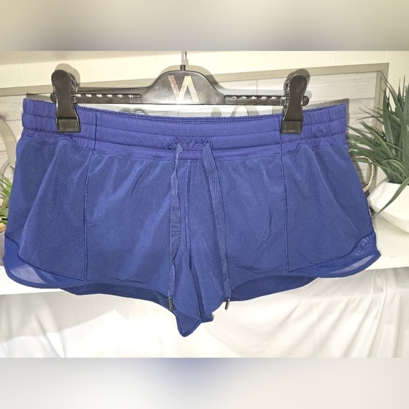 lululemon athletica Pants - Lululemon Hotty Hot Low-Rise Lined Short 2.5, Blue Size 12